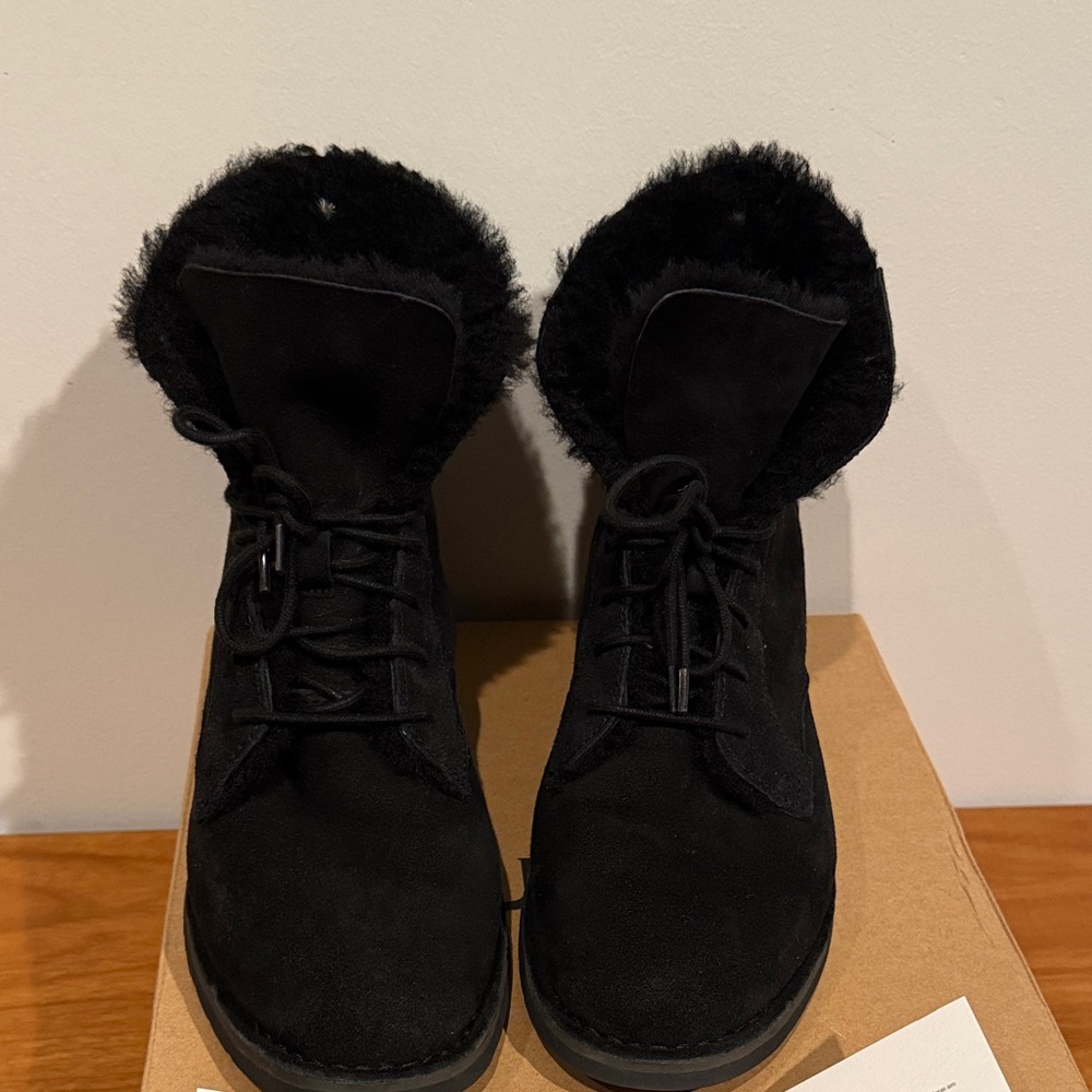 UGG Quincy Black Sherling Lined Boots - Picture 4 of 8